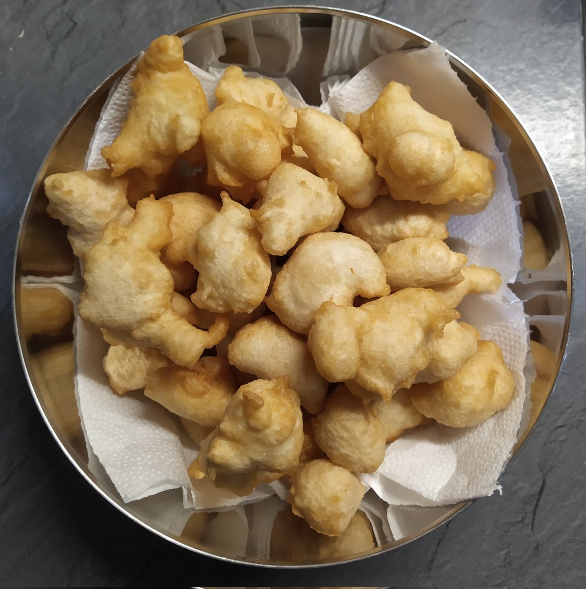 Ma79Silvia's tweet photo. Ci sono delle cose che per me sono imprescindibili, una di queste è la bontà delle pittule
#tradizioni
#pittule
#Salento https://t.co/SqhjtrnEh1