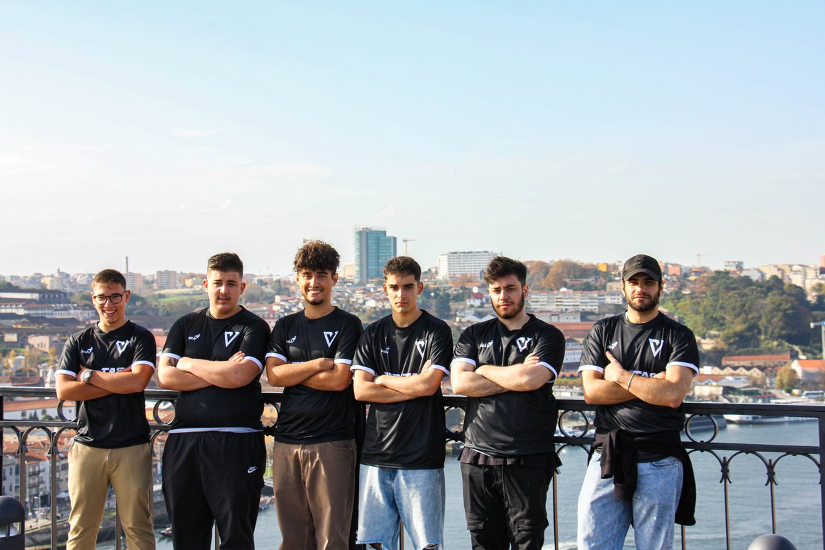 Bootcamp day 🔥 

 Os nossos veritas rise foram espalhar magia pela invicta 🐉

📸 <a href="/Luis_silva_31/">Luis Silva</a> 

#SOMOSVERITAS 🟡⚫️