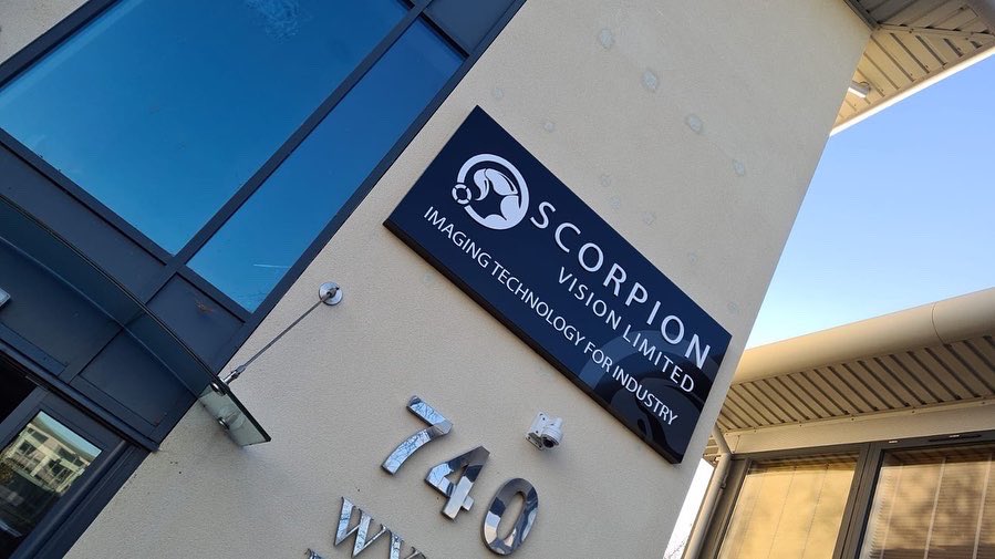 Sign_IT_UK's tweet image. A recent project using an aluminium tray sign with raised 10mm and 5mm letters that has been powder coated 
#signmaker #signmakers #outdoorsigns #newforestbusiness #signdesign #signshop #businesssigns #southamptonbusiness