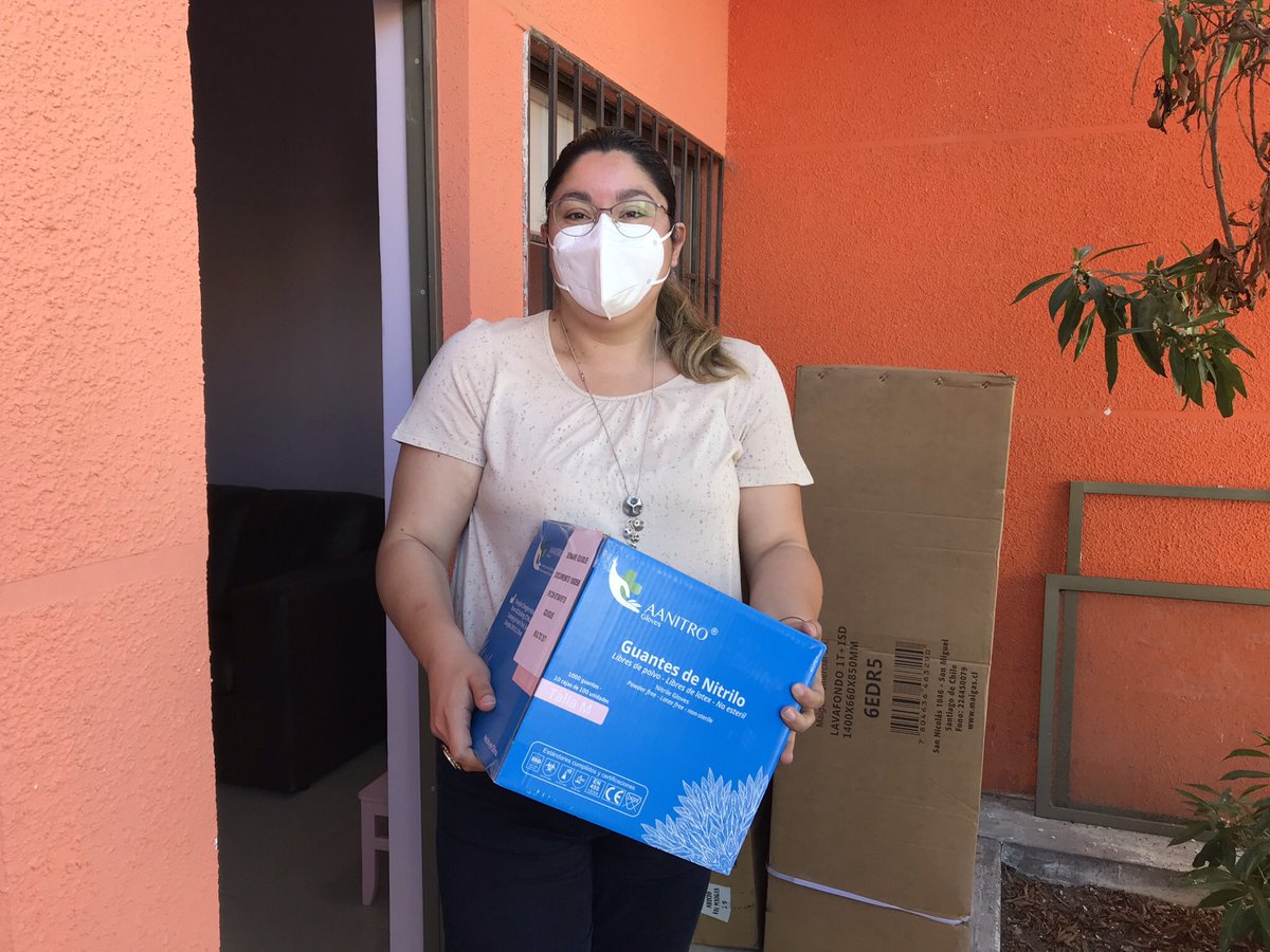 SenameTarapaca's tweet photo. @SenameTarapaca hizo entrega de #EPP a equipo @MejorNinez #Tarapacá donación articulada por mesa Intersectorial, que en esta oportunidad, benefició a Residencia Femenina “Ntra Sra de la Esperanza” de María Ayuda https://t.co/OAbYm63lv6