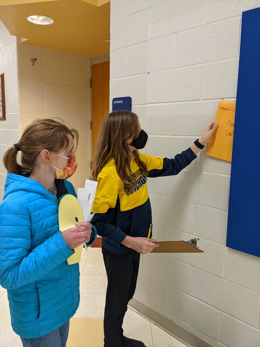 rochrobin's tweet photo. Meadow Brook 5th graders go on a turkey feather scavenger hunt. They had to solve math problems to get another clue. The goal is to get enough feathers to make a complete turkey. #thinkmbe #rcs https://t.co/jGmFVjlQFX