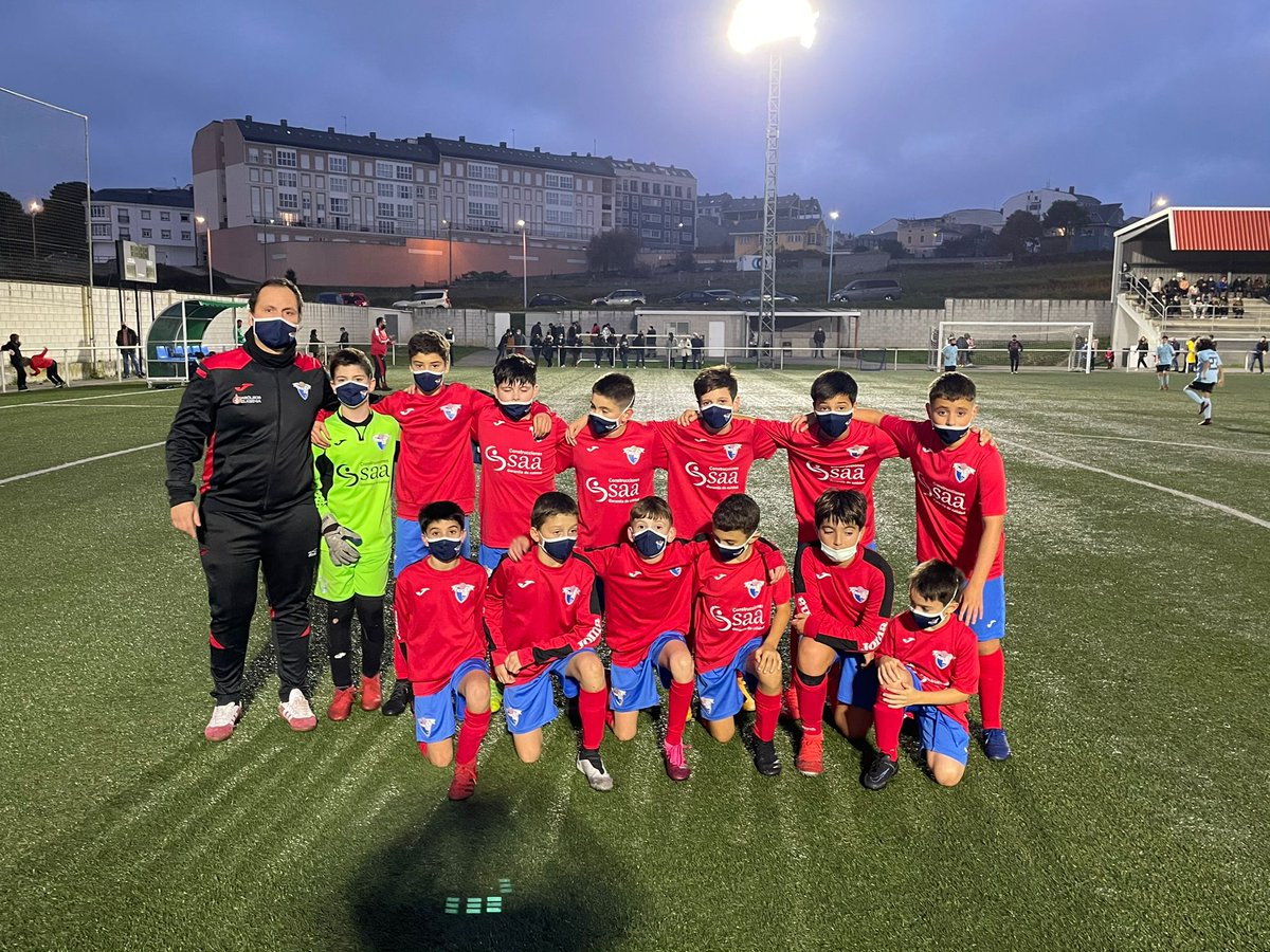 Este pasado sábado os equipos prebenxamin, benxamin e alevín volveron a competicion no municipal de malates, e por fin con público nas gradas.