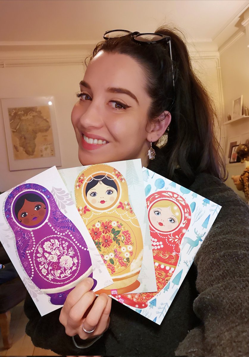 ananur_art's tweet photo. ANANUR x MATRIOSHKA SQUAD, mes cartes de vœux disponibles sur mon shop @redbubble_fr !
#art #artiste #illustratrice #cartesdevoeux #christmas #bestwishes #matrioshka #poupeerusse https://t.co/90KqKpJlRX