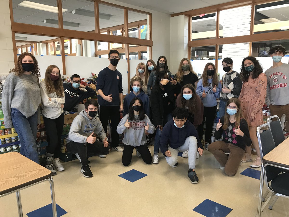 NicoletKnights's tweet photo. The Spanish 4 Honors &amp; 5AP Thanksgiving Food Drive collected 21,116 food items &amp; raised over $8,664 to benefit Feeding America of SE WI, United Migrant Opportunity Services, &amp; Faith Santa Fe Lutheran Church.
Thanks to our community &amp;  staff we exceeded our goals for this year!! https://t.co/ytTAq45qQe