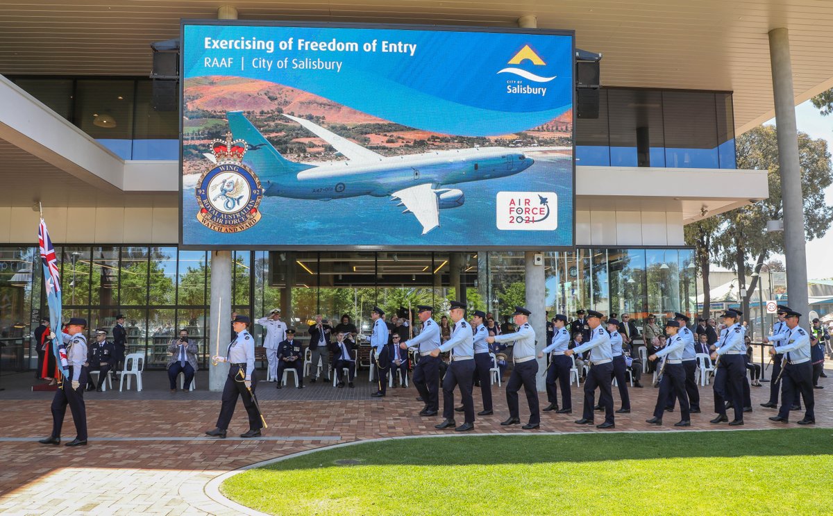 DefenceAust's tweet photo. #AusAirForce's 92 Wing Group's recent Freedom of Entry celebrated not just 100 years of Air Force service, but also their 44-year long standing relationship with the @CityofSalisbury since its formation at #RAAFEdinburgh on 1 July 1977.
π: https://t.co/mnDFSD3np9
#YourADF https://t.co/LP5ojAZcYo