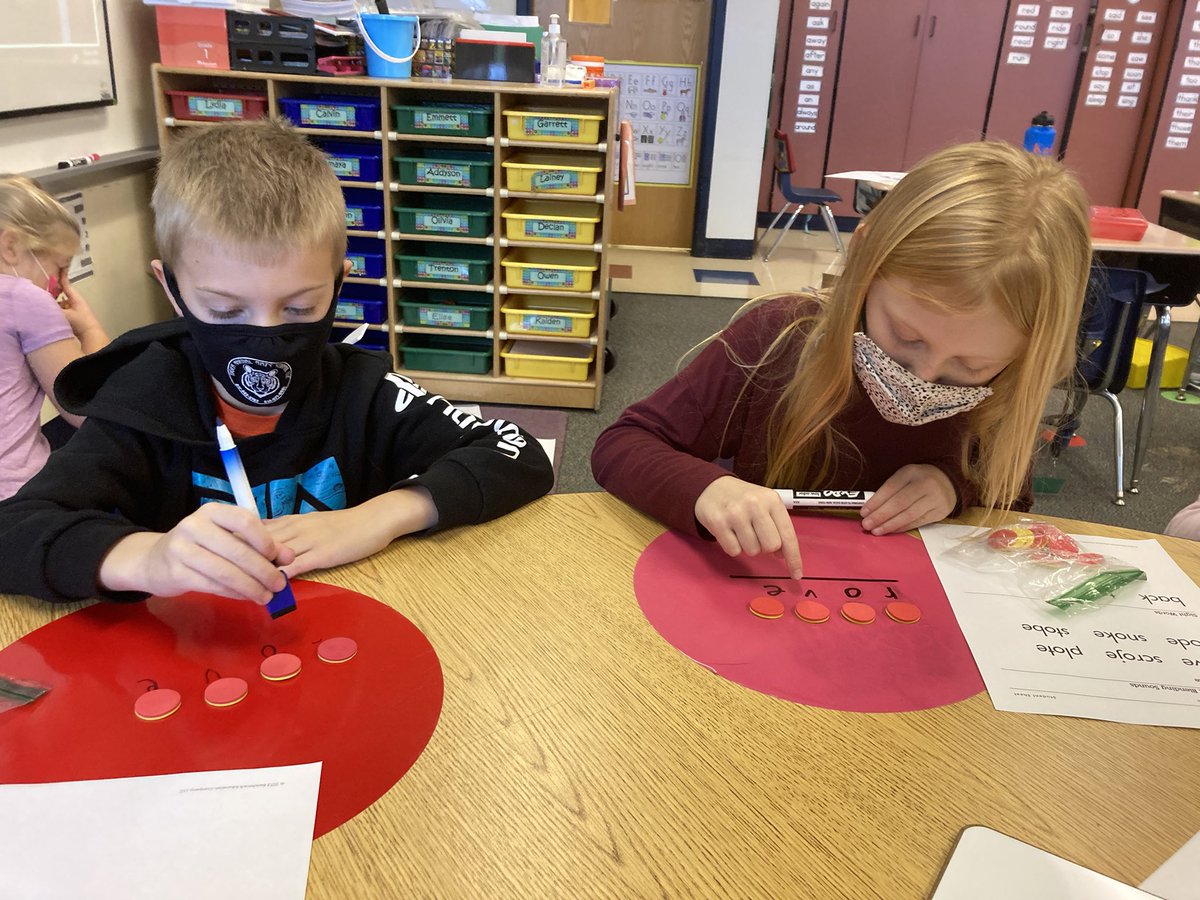 laura_mihalko's tweet photo. Phonics and Phonemic Awareness are the foundational blocks for learning to read. These students are practicing these skills by substituting sounds and blending CVCe words! @MV_Knights #MVLearningFocused https://t.co/2sLEM2IFvp