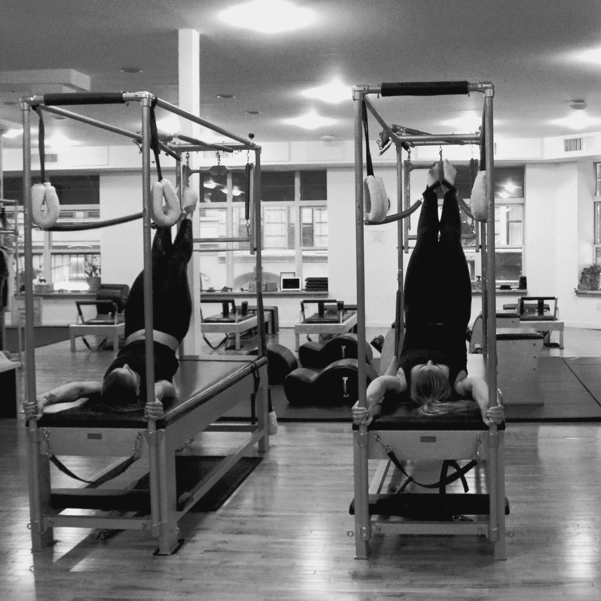 RealPilates's tweet photo. Don't skip your pre-Thanksgiving workout. Our physical and virtual studios are closed for the day and classes are streamlined for the holiday weekend. Use this weekend to re-set and restart your 2022. Waiting for the New Year is so....last year. #realpilates #keepitreal https://t.co/Dkr9hQhZtH