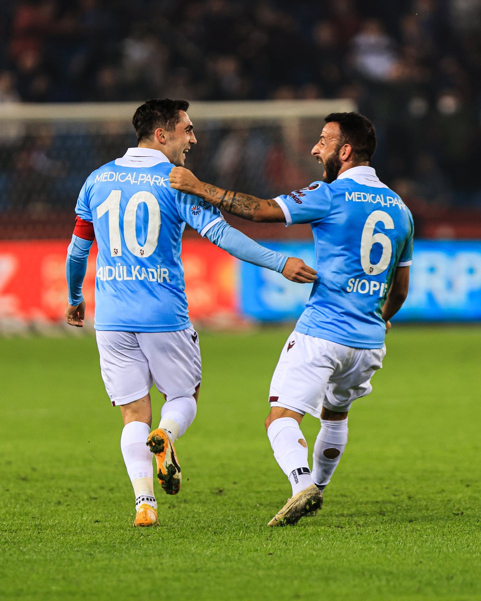 Trabzonspor's tweet photo. Yanyana... Gönül gönüle... 🤝 https://t.co/Nijfd7IqBJ