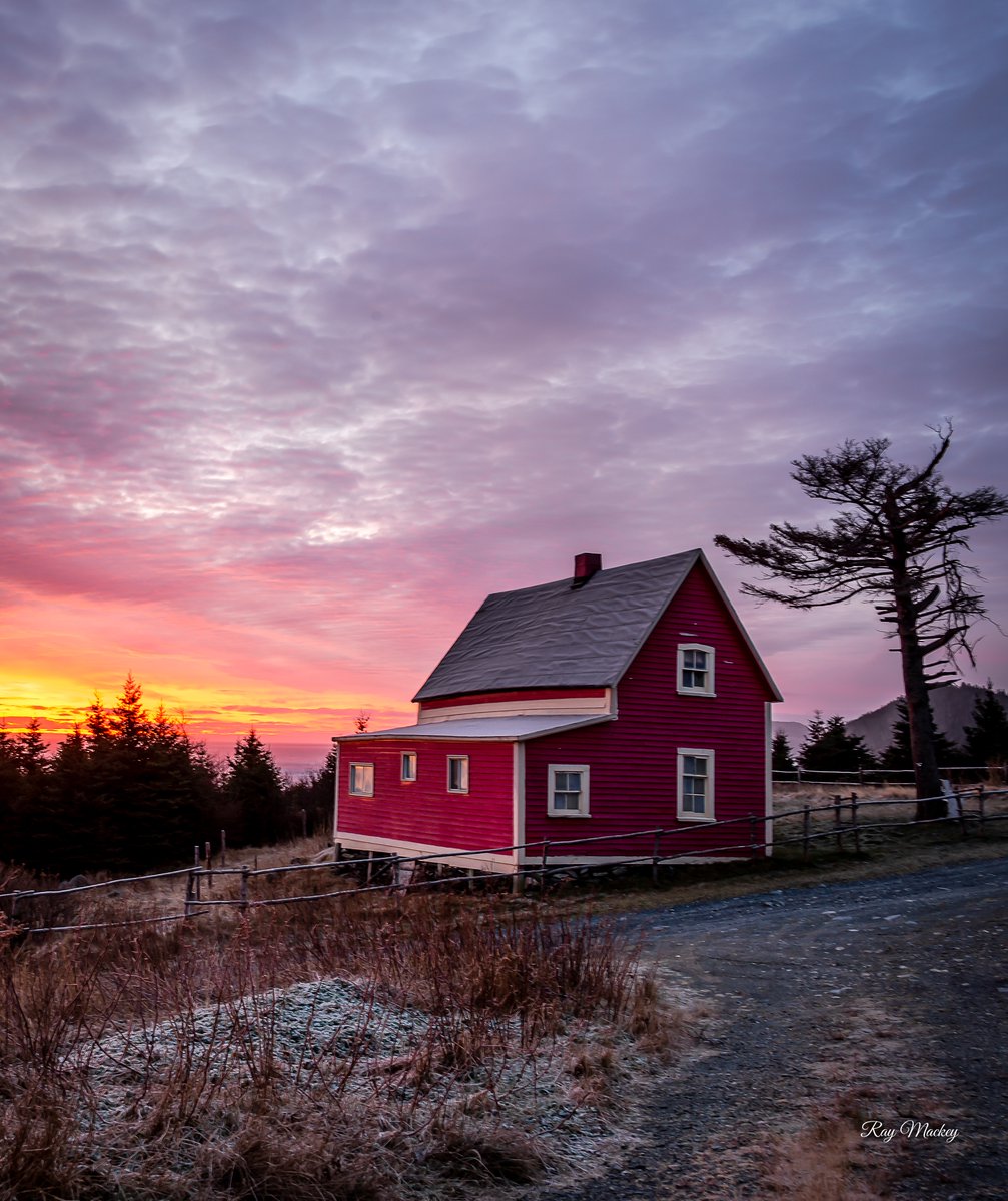 RayMackeyNL's tweet photo. Tors Cove, Newfoundland. #torscove #cribbies #photography #comehome2022 #newfoundland #explorenl #explorecanada #Canada Enjoy the rest of your evening everybody! https://t.co/3zqMMqsKuW