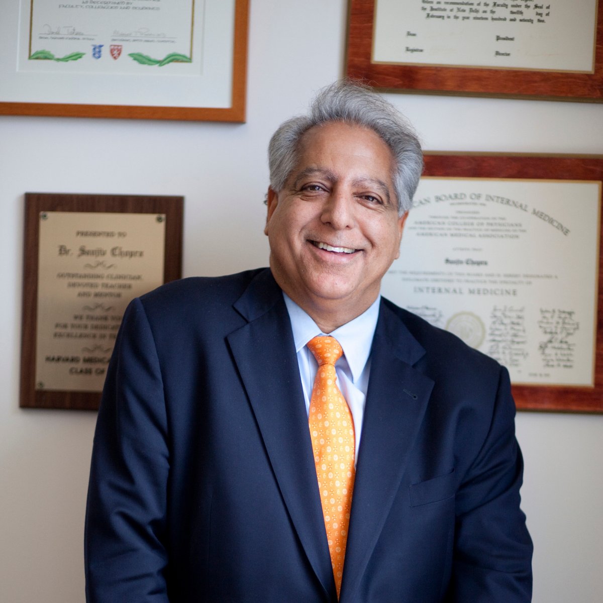 ArrowDxInc's tweet photo. Arrow Dx is thrilled to welcome world-renowned doctor, author, and motivational speaker, @sanjiv_chopra, M.B.B.S, M.A.C.P as the newest member of the Arrow Dx Scientific Advisory Board.

Welcome, Dr. Chopra! https://t.co/f6kC1rcMom
