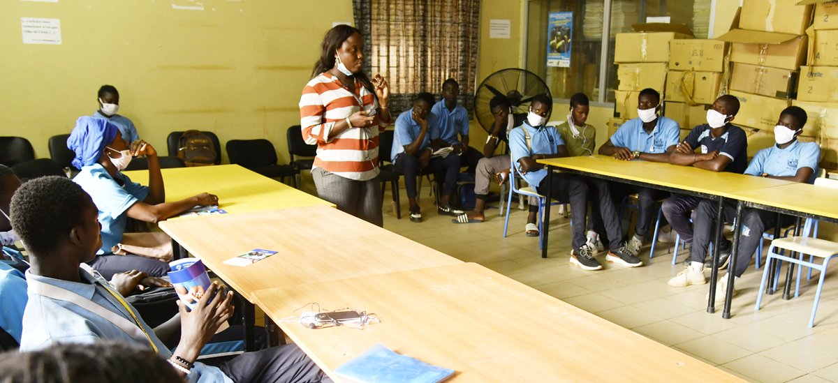 Mini panel  portant sur le leadership des jeunes dans la riposte au VIH avec les  élèves du lycée " Sergent Malamine Camara "  , une initiative du Conseil National de Lutte contre le Sida.
 #kebetu #Sénégal 

<a href="/Paroleaujeunes/">Parole Aux Jeunes</a>
 <a href="/AfriYAN24/">AfriYAN WCA</a>