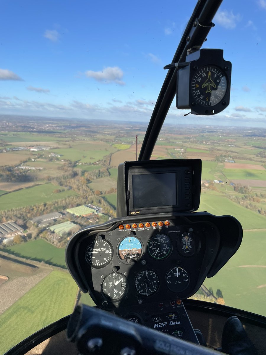 AA_Helicopters's tweet photo. Beautiful day for a little #aviating #winter #helicopter #flying https://t.co/EWBaoLNrMI