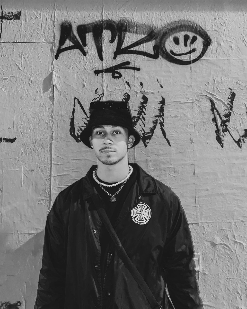 21luckyshit's tweet photo. Estas vêm praqui também, show me love 🖤 https://t.co/cm6gSSFntF