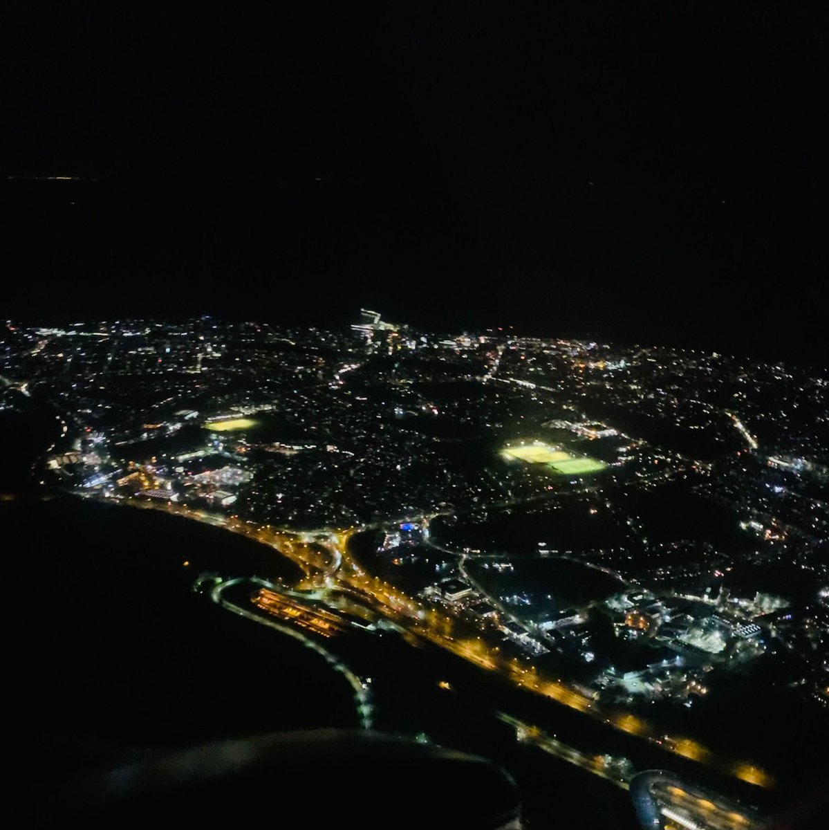 TGAviation's tweet photo. Thanks to our PPL holder Claire who shares this view this evening, whilst revalidating her night rating. #NightRating #Cessna #PrivatePilot #TGAviation #PilotTraining #NightFlying #GeneralAviation #FlyingTraining #Avgeek #PilotViews https://t.co/wbScfmiMDv