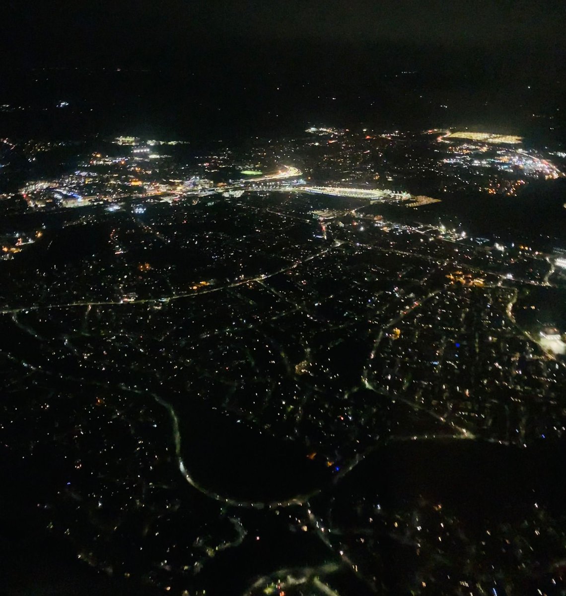 TGAviation's tweet photo. Thanks to our PPL holder Claire who shares this view this evening, whilst revalidating her night rating. #NightRating #Cessna #PrivatePilot #TGAviation #PilotTraining #NightFlying #GeneralAviation #FlyingTraining #Avgeek #PilotViews https://t.co/wbScfmiMDv