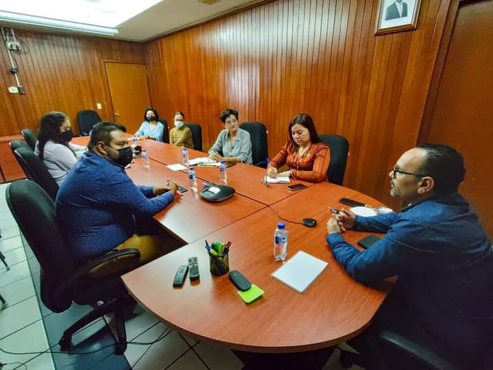 CBP_Colima's tweet photo. La Encargada de la Comisión de Búsqueda de Personas del Estado, en reunión con Titulares de la Fiscalía General del Estado y Secretaría General de Gobierno, acordaron temas para trabajar de forma colaborativa y conjunta para la búsqueda y localización de personas desaparecidas. https://t.co/0vAN5lTR96