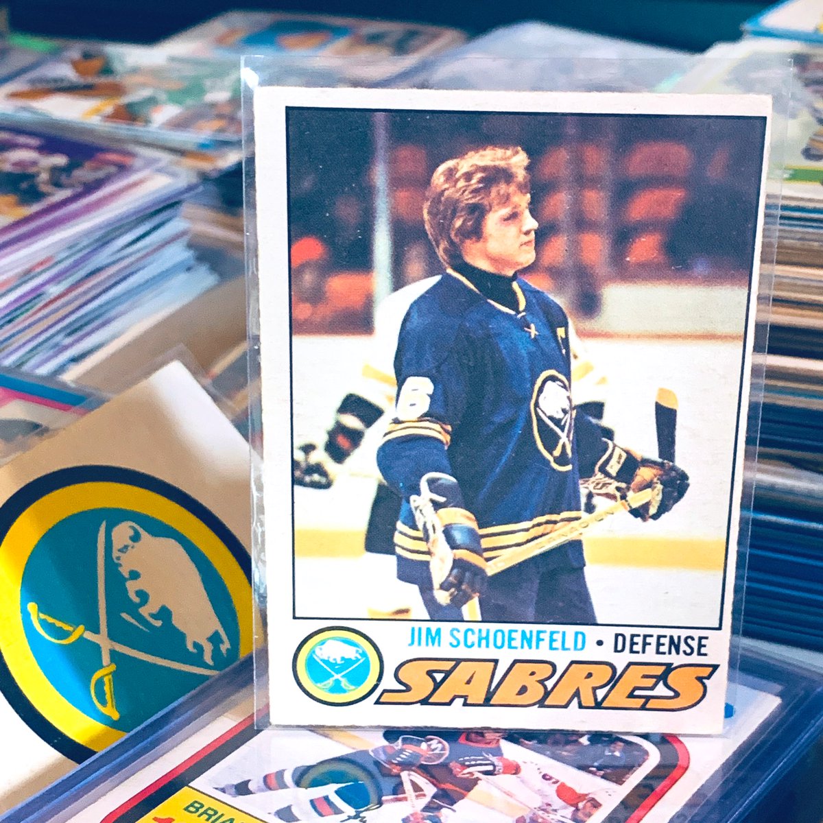 oldhockeycards's tweet photo. Jim Schoenfeld ‘77. Anybody have the vinyl..?
#letsgobuffalo #donutsforeveryone https://t.co/21fnlVhwWf
