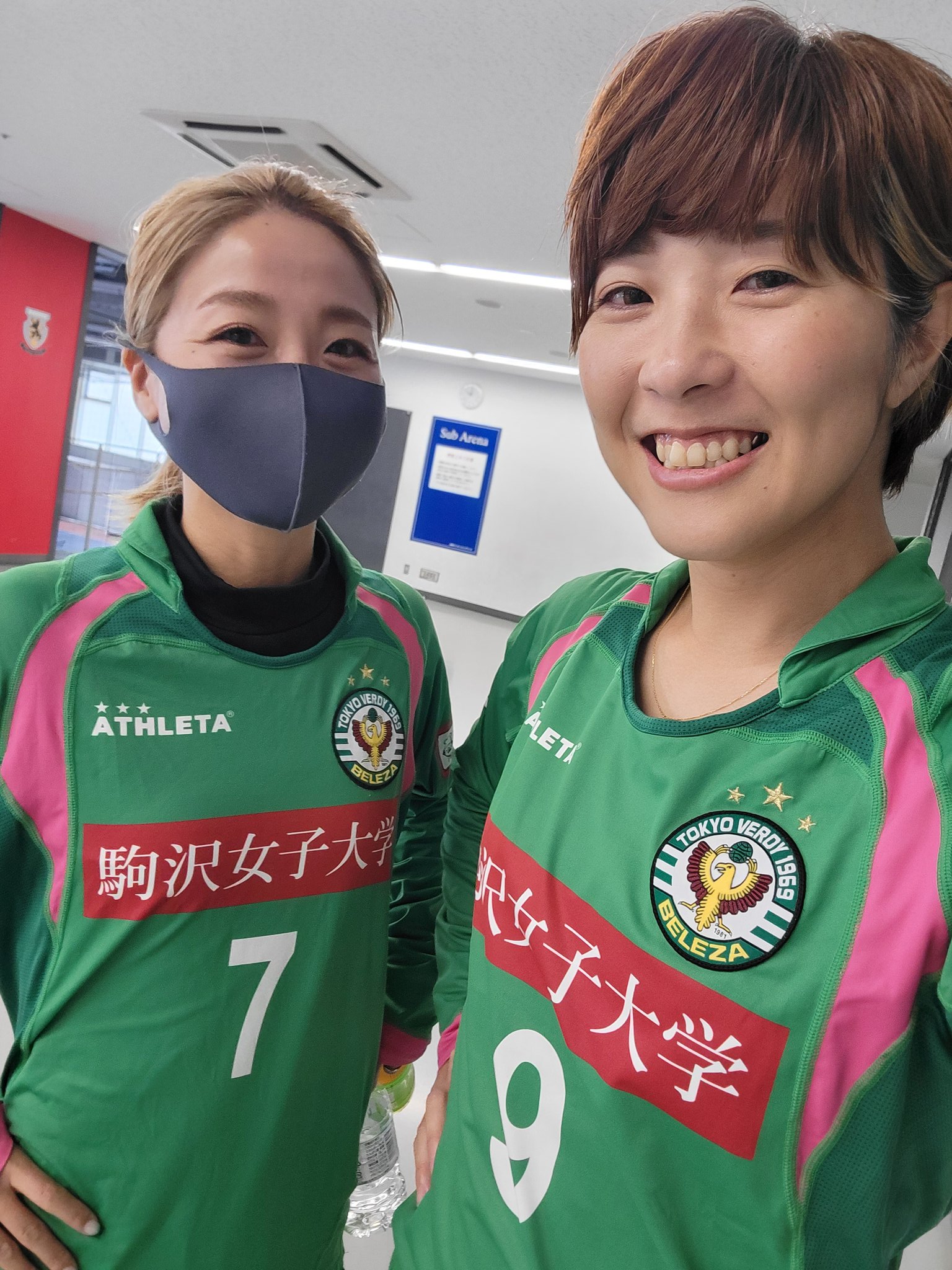 永里 亜紗乃 Asano Nagasato 今日は噂の原さんとイベントです ユニフォームお揃いの見つけるのに時間かかってもう諦めかけました 完全にコスプレーヤーですね 見納めください 元ベレーザ 元サッカー選手 現コスプレーヤー 年コンビ T