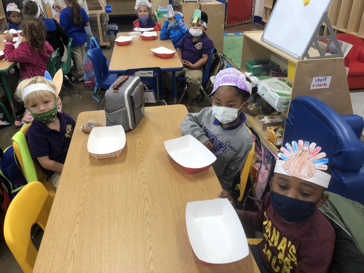 EldridgePeri's tweet photo. This ECW principal loves these turkeys!!@SJBPS118 @EldridgePeri @ https://t.co/YXinq8qDDW