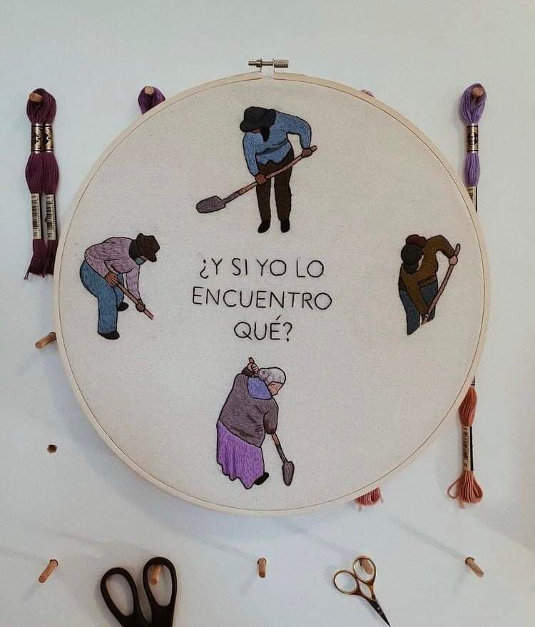 RGlittermx's tweet photo. Bordado para la exposición "Maternar" en el @muac_unam como homenaje a las madres rastreadoras. Por Pau Cuarón.

"Las lágrimas de las madres solas que buscan a sus hijos, regarán la tierra y harán germinar la semilla de la verdadera esperanza." - @buscadorasonora https://t.co/yd7w3IUd1v