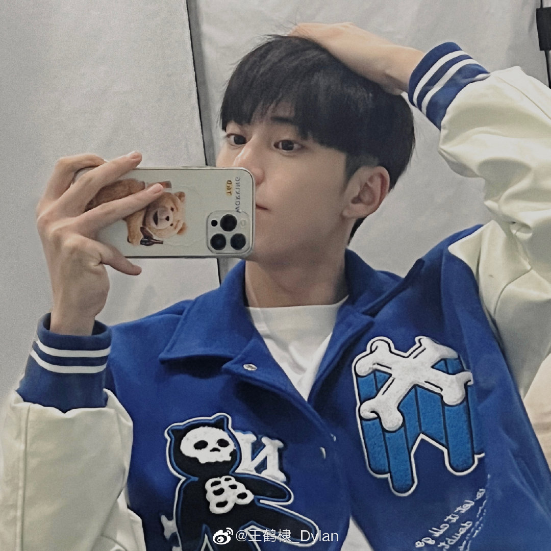 YueDiLatam's tweet photo. [21.11.21] #DylanWang 👑 Actualización  de Weibo 

"Xiaobai va a trabajar".

Cr.📸 王鹤棣_Dylan / Dyshenlatam

#WangHeDi #王鹤棣 #DyShen #YueDi #TheRationalLife #QiXiao 
#Yulong #YuchiLongYan #CangLanJue #DongfangQingcang #ChengJiashu https://t.co/aCY3KWVZXp