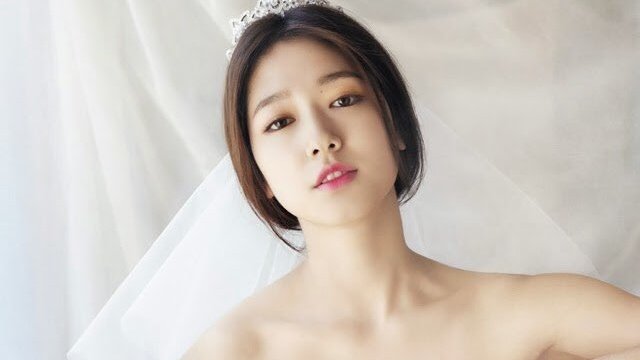 iammiare's tweet photo. ¿Cómo que Park Shin Hye a.k.a. mi primera girl crush se va a casar con Choi Tae Joon el próximo año? 
Estoy llorando en el suelo. Además está embarazada. ¡Felicitaciones, reina! Te mereces el mundo entero. 🥺💗 https://t.co/nhpgLQQnsG