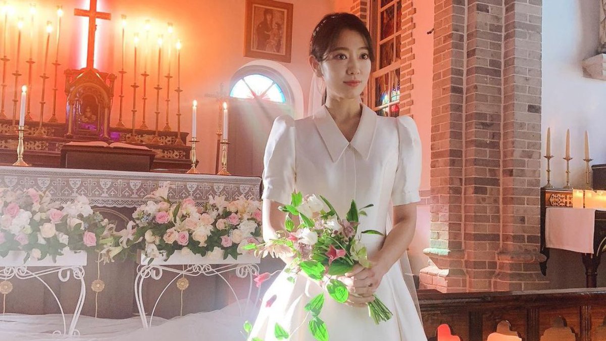 iammiare's tweet photo. ¿Cómo que Park Shin Hye a.k.a. mi primera girl crush se va a casar con Choi Tae Joon el próximo año? 
Estoy llorando en el suelo. Además está embarazada. ¡Felicitaciones, reina! Te mereces el mundo entero. 🥺💗 https://t.co/nhpgLQQnsG