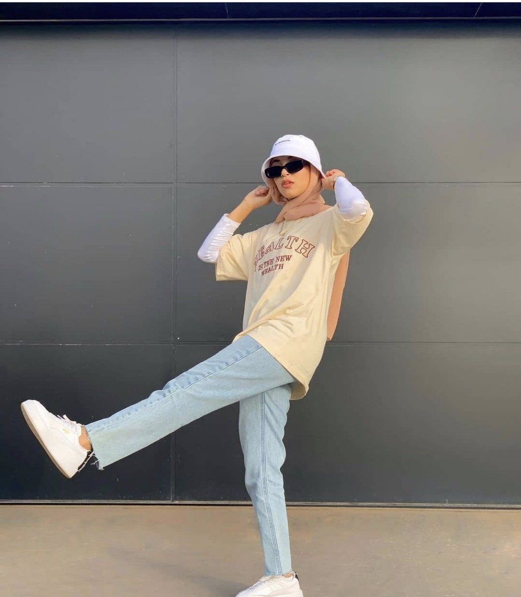 marrelys's tweet photo. Korang akan habiskan duit dekat mana? 
RT for FOOD.                        Like for OUTFIT https://t.co/fyPhsPL7wU