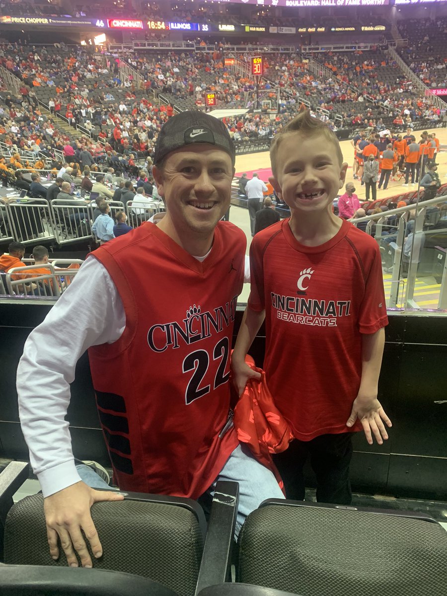PCBearcat's tweet photo. What a time to be alive. Cincinnati memories for #CaleMan. Go ‘Cats! https://t.co/5vMhIDO9fz