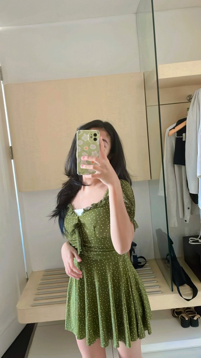 SaskiaRiza's tweet photo. 🥂 https://t.co/GW4rmPrwqq