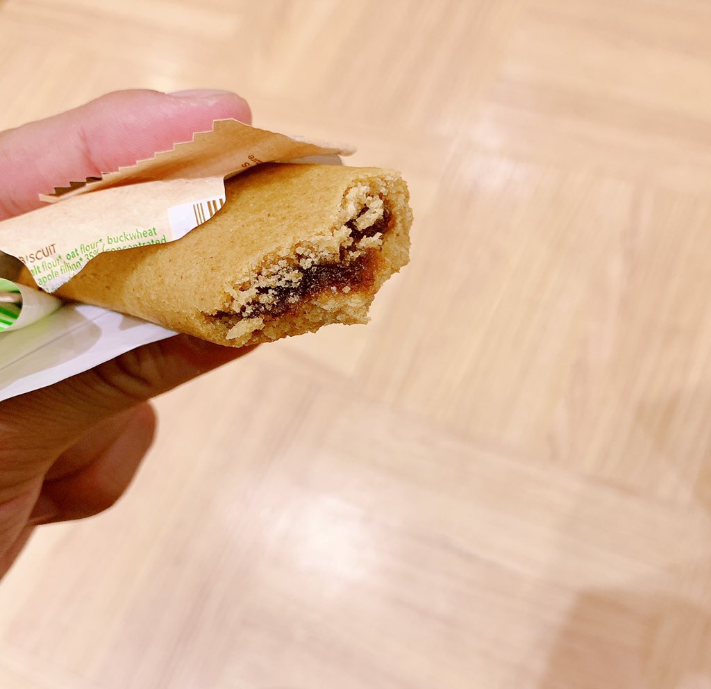 aroundgift's tweet image. No addのアップルビスケット🍎
しっとりしてて、ビスケットというよりもケーキバーみたい🍰
これは美味い！！

身体に良くて美味しくて腹持ちもいいとか、最高ですね😆✨✨

#Noadd 
#ビスケット 
#オーガニック 
#EthicalSEA
#エシカルシー