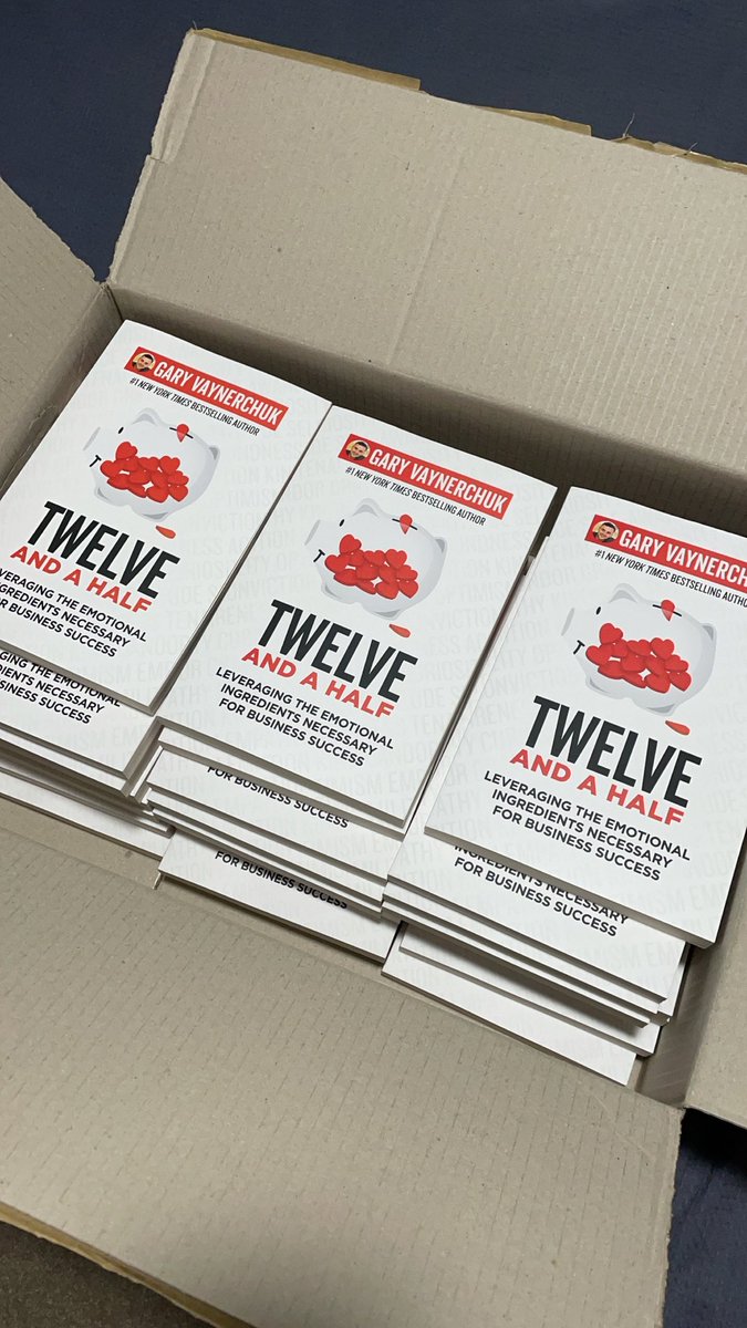 StevenFarrelly4's tweet photo. So excited for this! Thanks so much to the team at @12andahalfbook 
You’re the man @garyvee see you at Veecon 🇦🇺😉🐍 https://t.co/eYAdHYJ3HA