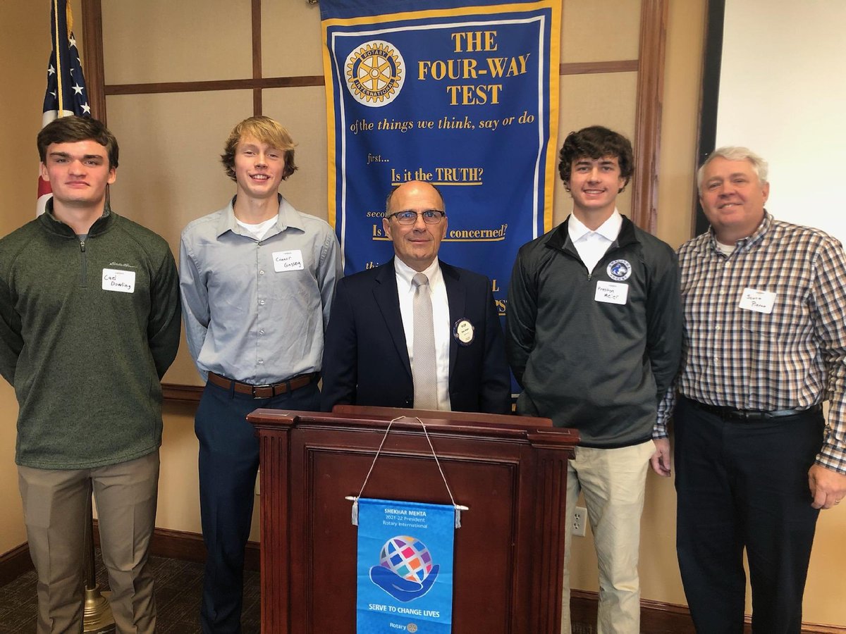 3 of our DECA Officers (Cael Dowling, Connor Ginskey, and Preston Meier) and our advisor Scott Pierce attended the Rotary meeting to share about what Owatonna DECA is and what experiences it provides! Thanks for having us! #maximizeyourmomentum