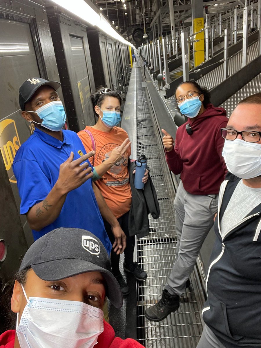 WCHNCPreload's tweet photo. @CharlotteUps oh we know a thang about a closed door preload. Starting out PEAK 2021 strong 💪 💪 #NCStandards https://t.co/xhJ84CMdsz