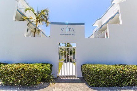 kiaracj93's tweet photo. 📍Vista Condominiums
Picture coming home after a long day at the office to your cosy waterfront. Unwind at the pool while enjoying gorgeous sunsets🌤️.
🛏 2 bed 
🛁2 bath 
🏢Gated Entry
🪟Impact Windows
🏖️Waterfront #keysbahamas #bahamas #paradise #grandbahama #realestate #condo https://t.co/Cyrfg09OHf