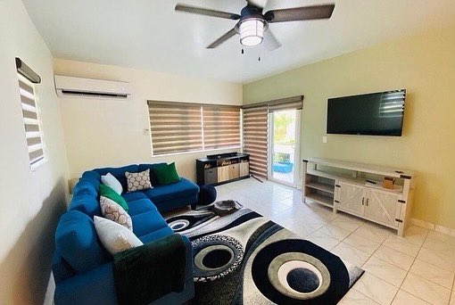 kiaracj93's tweet photo. 📍Vista Condominiums
Picture coming home after a long day at the office to your cosy waterfront. Unwind at the pool while enjoying gorgeous sunsets🌤️.
🛏 2 bed 
🛁2 bath 
🏢Gated Entry
🪟Impact Windows
🏖️Waterfront #keysbahamas #bahamas #paradise #grandbahama #realestate #condo https://t.co/Cyrfg09OHf