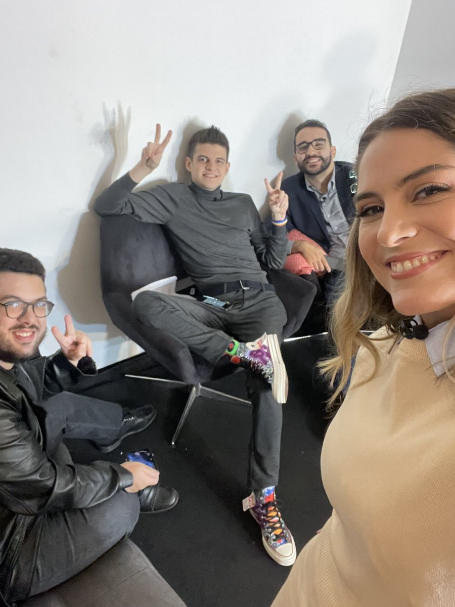 Foto dos bastidores do ULT já com saudades de tudo! Essa semana acaba😩😩😩

<a href="/Kamizeon/">paiN KamiKat</a> <a href="/DjokoLoL/">Djoko</a> <a href="/takeshilol1/">takeshi</a> <a href="/marisamestico/">Marisa Mestiço</a> @MGGBrasil 

#ult #ULTnoMGG