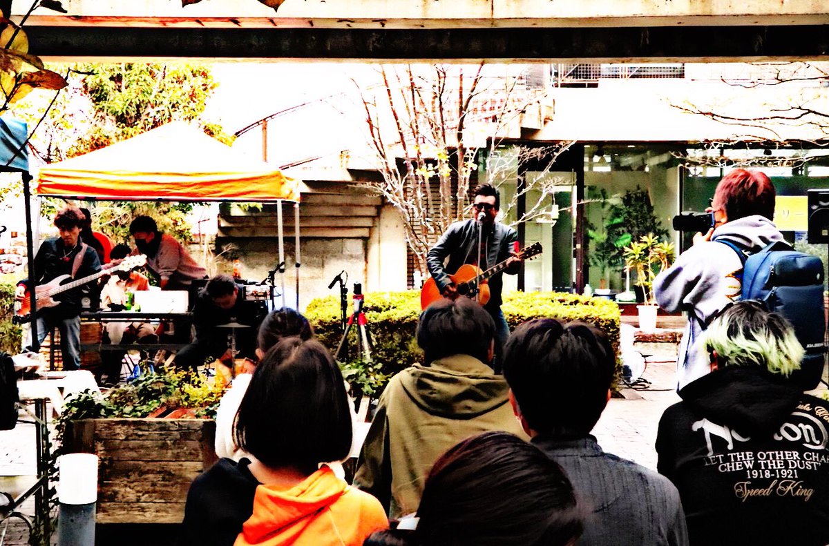COME_SHOCK's tweet photo. 2021.11.21 sun
東北チャリティーイベント「to Love」名張ハートアイランド
たくさんの方々が笑顔で参加されてましたよ🎉
COME SHOCK（HERO休み）は俺の勝手な都合で演奏を合わせ1時間ぐらいの滞在でしたが、楽しく演らせていただきました♬
久しぶりに“チューチュー”炸裂だ🌀🤣
#COMESHOCK
#TETSUO69 https://t.co/qkgMFvpjQU