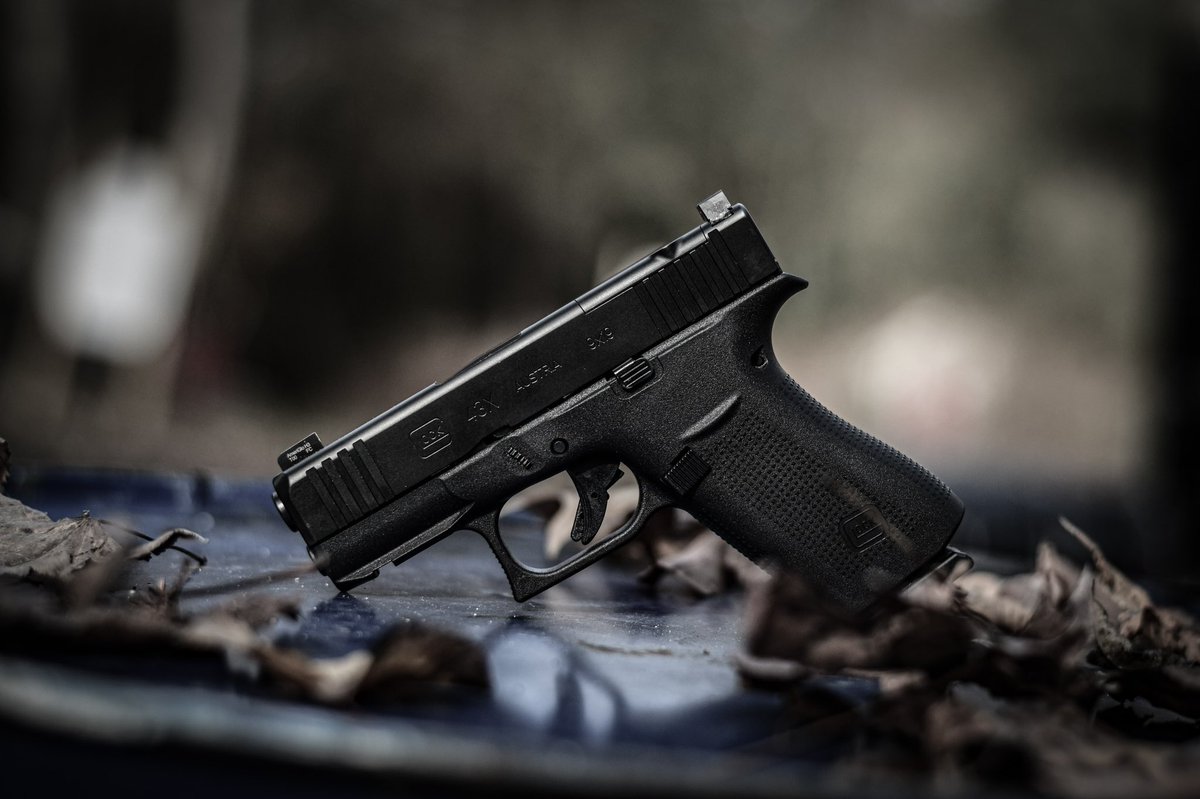 Thedefensivepat's tweet photo. Rainy Day Vibes 🌧

🚨Links In Bio🚨

@gunpolicy 
@GLOCKInc 
@smcroasters 

#rainyday #2A #american #liberty #freedom #GetToWork #SelfDefenseIsNotACrime #SelfDefenseIsARight #DontTreadOnMe https://t.co/xamDJoy0BF