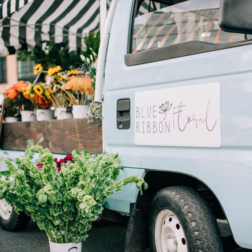 We love our local stores! Shop local this Sat. Nov 27! Make any purchase of $25 or more from any Fairfax Corner retailer &amp; stop by the Blue Ribbon Floral Truck on the Plaza, 11 am – 2 pm, show your receipt &amp; receive a free fresh floral bouquet. Details: bit.ly/3nHf3ko