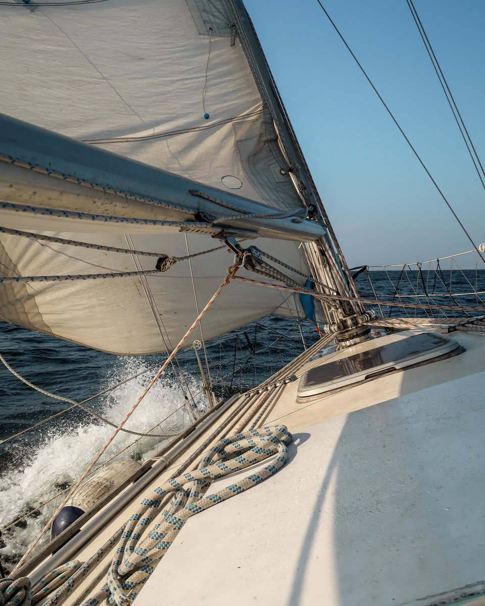 lka_am's tweet photo. High speed sailing to Aqua-Line with Team @AnaisSailing ⛵️

#sailing #sail #seaphotography #航海 #セイリング #セーリング #actionphotography #sailingjapan https://t.co/QiAJRf7dAF