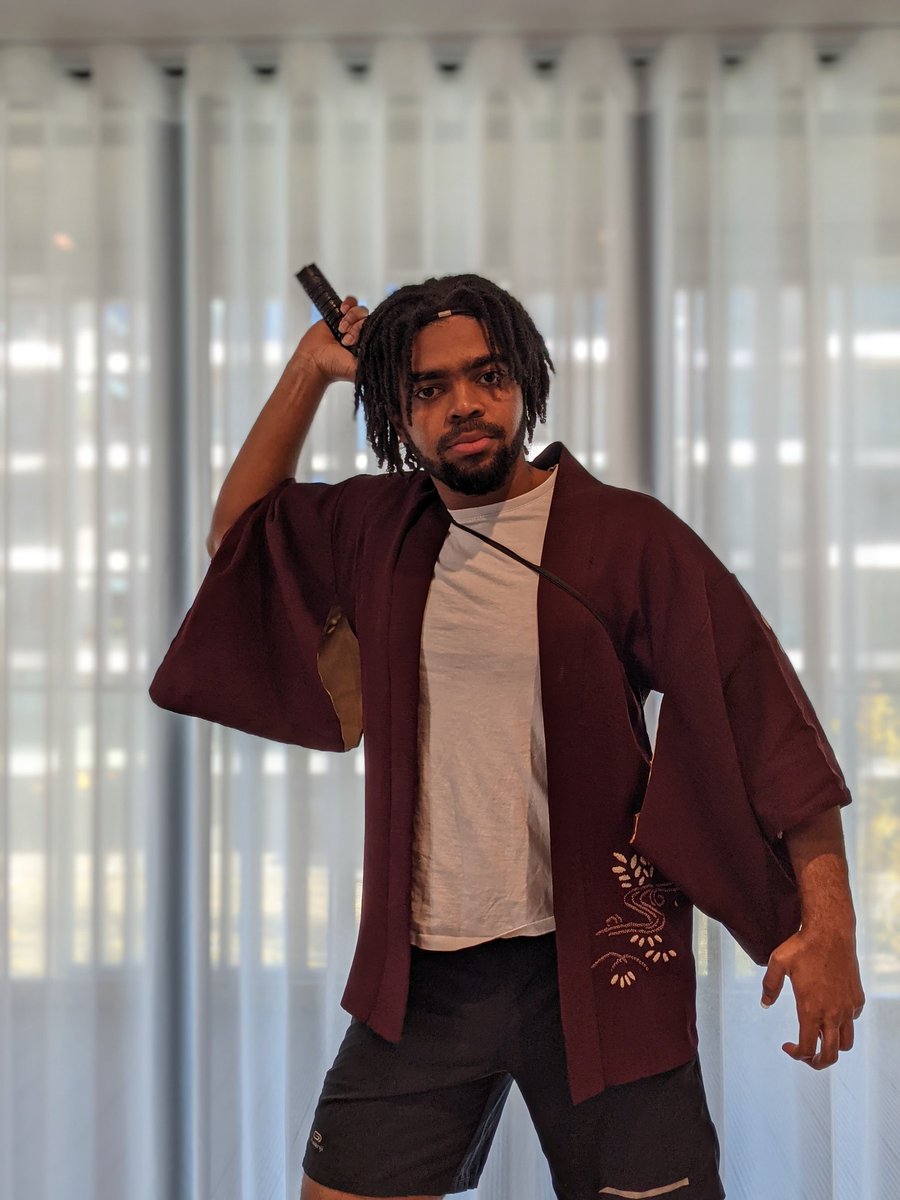 Oracking tweet media