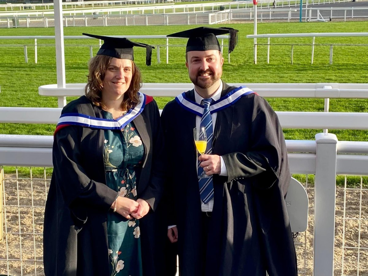 DNield8's tweet photo. Great graduation with fantastic friends #GlosGrad @uniofglos @JudithFHunt https://t.co/3xbHhfjYT7