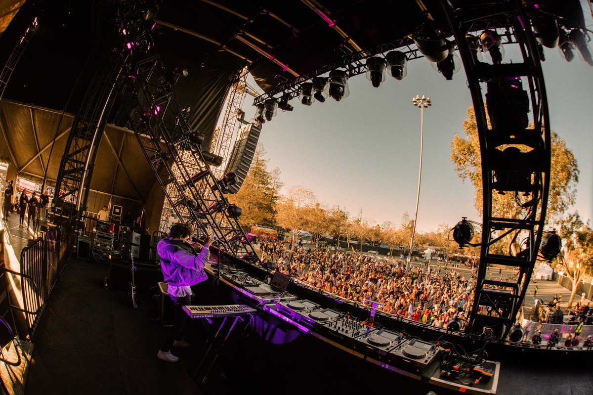 officialYULA's tweet photo. Audiotistic that was seriously incredible. Thank you so much to everyone who showed up to watch the set and vibe with me. I had an amazing time 🖤

📸 by @duhvidd https://t.co/zD7JCau9gn