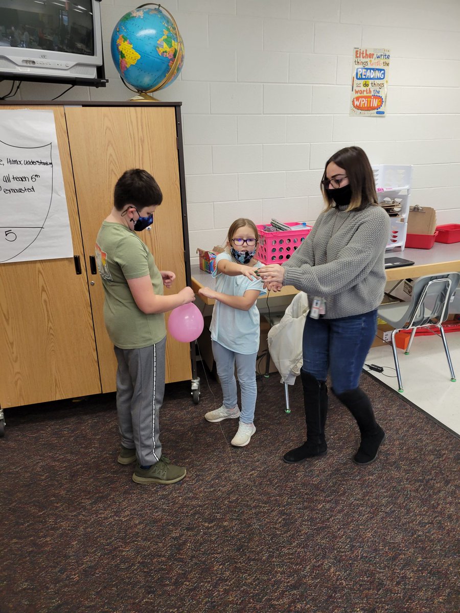 GregVeto92's tweet photo. Balloon messages and popping STEM lab. Force, motion,mass, kinetic, and potential energy @CountrysideElem https://t.co/rAkZZ3ggX0