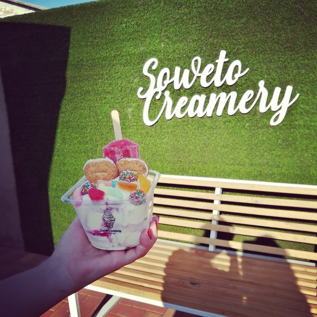 LarceRaymann's tweet photo. #sweettooth #summersun and #Newdestinations are the only way we know how to unpack suitcases.
#Lotstosay #Lotstodo 😉

@sowetocreamery 👌🏾 thanks for the awesome, delicious ice-cream 🤤 https://t.co/s73przrHap