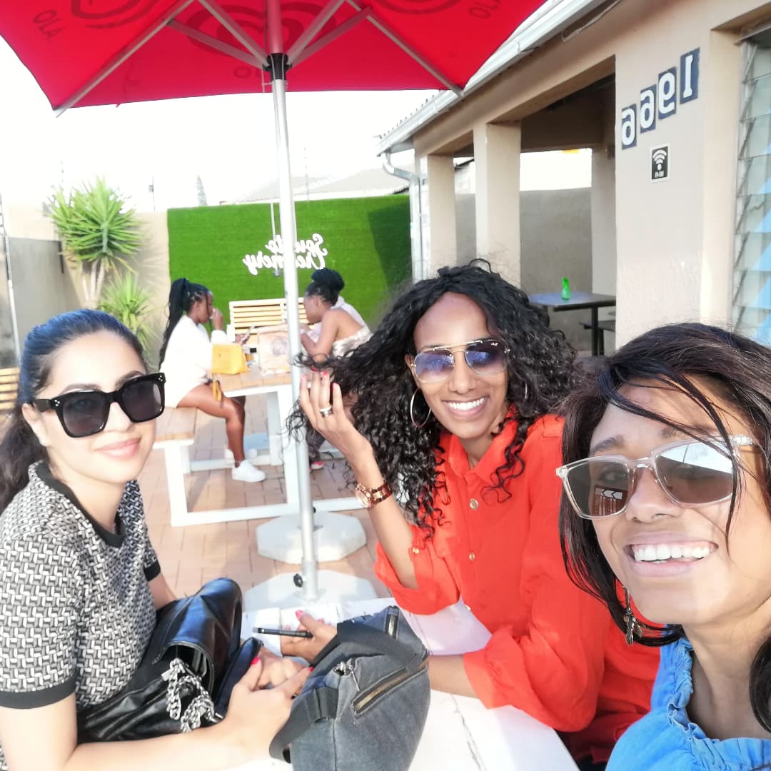 LarceRaymann's tweet photo. #sweettooth #summersun and #Newdestinations are the only way we know how to unpack suitcases.
#Lotstosay #Lotstodo 😉

@sowetocreamery 👌🏾 thanks for the awesome, delicious ice-cream 🤤 https://t.co/s73przrHap