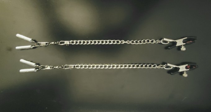 Do luv a good set of weighted nip clamps! Game night!!! https://t.co/Hn7IPgSfWg