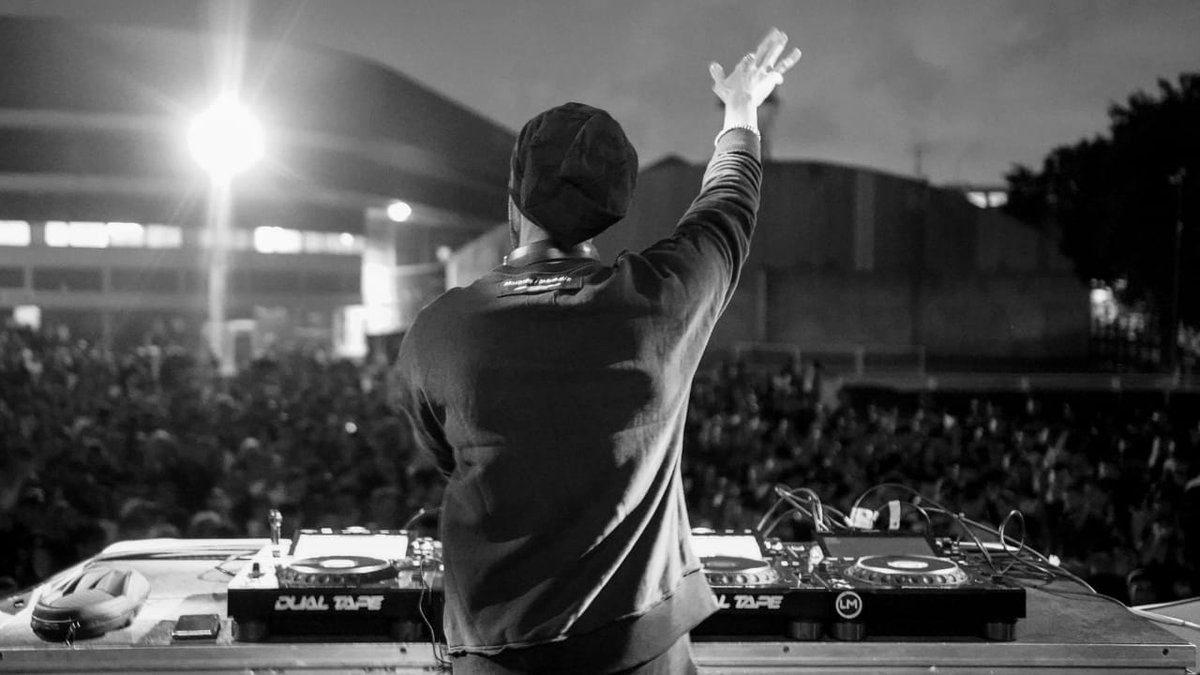 Evolution set available now on my soundcloud 🇦🇷🚀

Listen here: shorturl.at/pwQT1