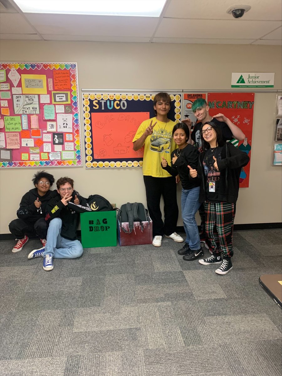 TULchangemakers's tweet image. 🎒 @UnionAltEd Changemakers are holding a bag drive to gather backpacks, duffle bags, etc for Tulsa foster kids!

Drop off donations @ @UnionAltEd from 7:30am-3:30pm weekdays (5656 129th East Ave). Watch them present on Day 1 of Pitch Nights @ tinyurl.com/pitchnights2021!